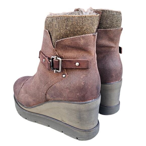 Brown Wedge Boots OTBT Descend Size 10 Distressed Leather Zip Buckle Fuzzy Lined - Picture 4 of 14